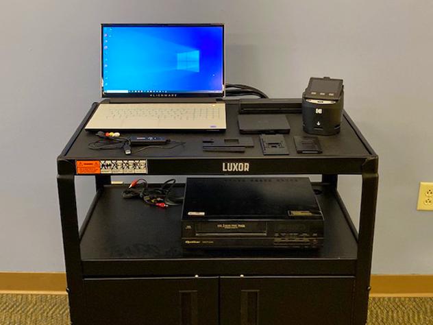 Memory Lab station with all available equipment